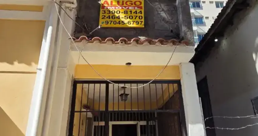 Casa triplex com 3 quartos, escritório, área gourmet e sem vaga