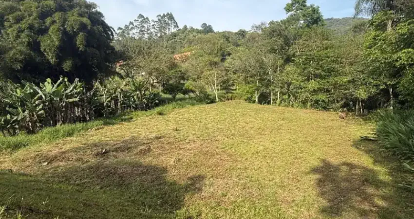 Terreno de sítio em nova trento bairro indaiá próximo a brusque