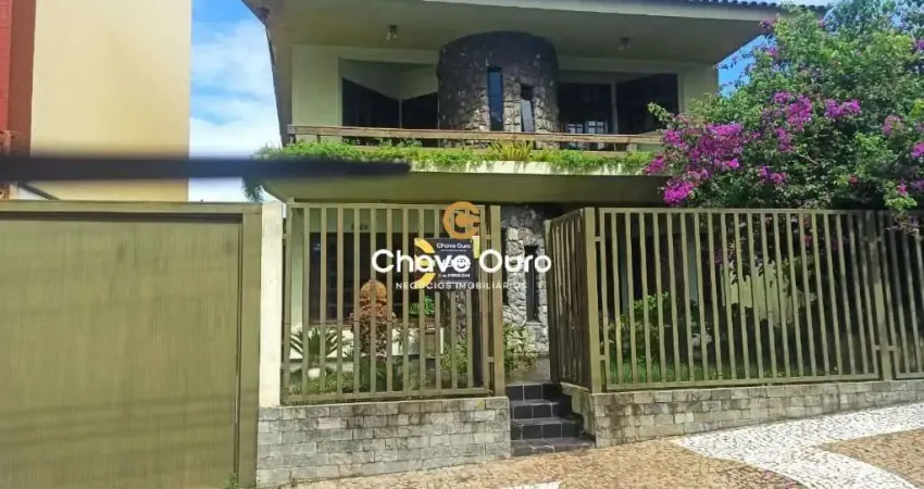 Casa com 4 quartos à venda no Centro, Cascavel