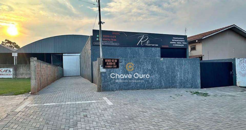 Terreno com Dois barracões com 400 m2 total
