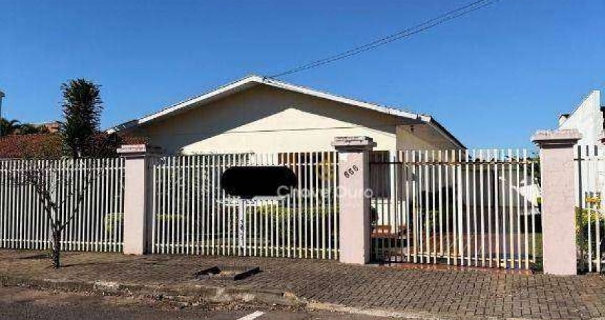 Casa com 04 quartos no Maria Luiza