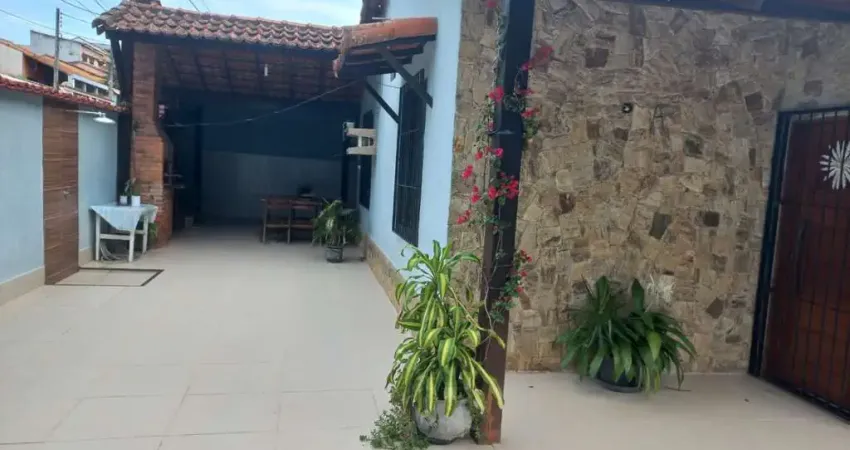 Casa para Venda em Macaé, Nova Macaé, 2 dormitórios, 1 banheiro, 1 vaga