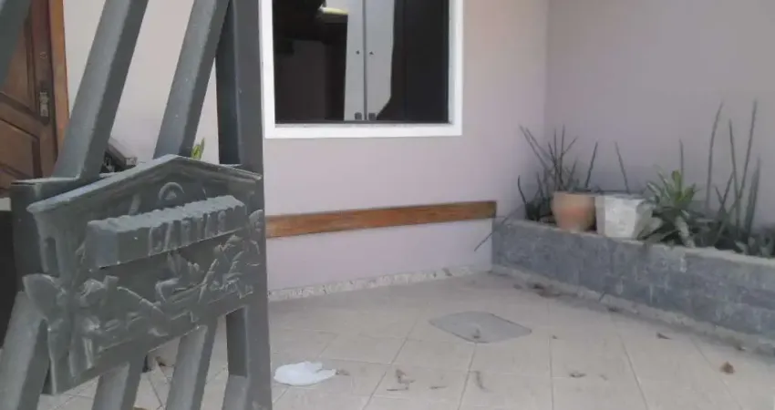 Casa para Venda em Macaé, Cancela Preta, 3 dormitórios, 1 suíte, 3 banheiros, 1 vaga