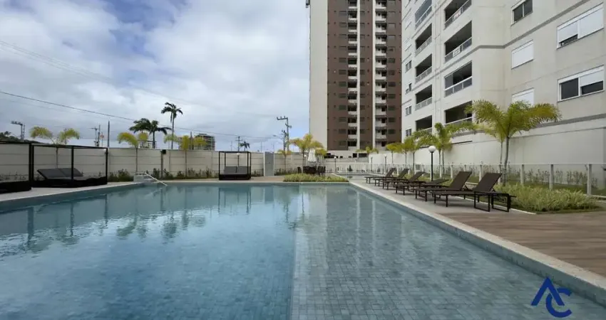 Apartamento 2 quartos com varanda, vaga e móveis fixos ao lado do parque shoppin