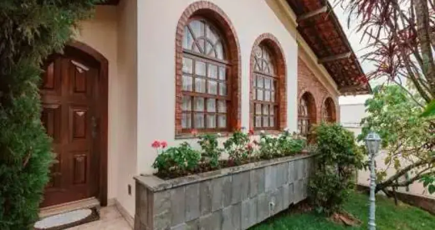 Casa com 4 quartos à venda na Rua Desembargador Penna, Belvedere, Belo Horizonte