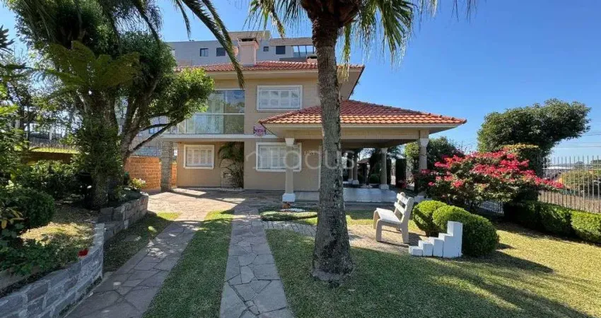 Linda casa de 3 dormitorios a venda em Carlos Barbosa