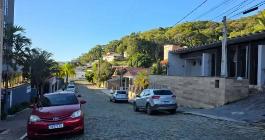 Casa Ampla (Residencial ou Comercial) - Região Central, Blumenau