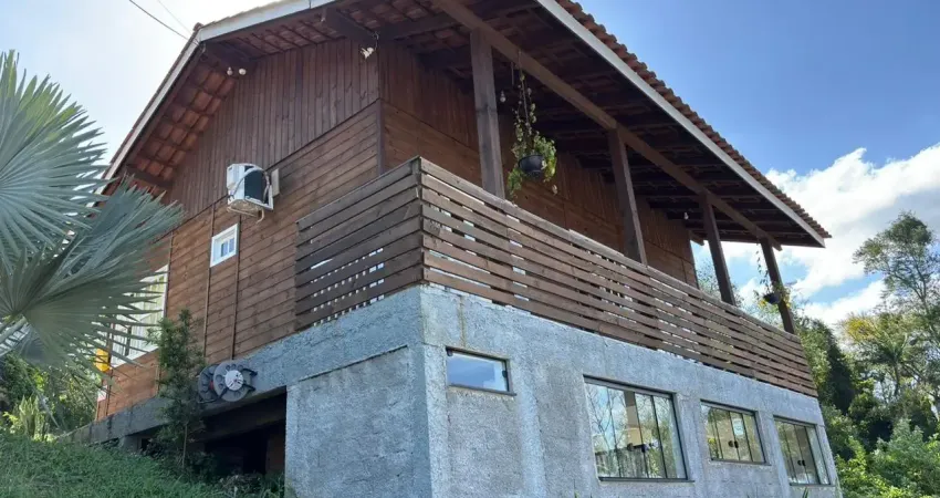 Casa semi mobiliada com ventilação natural e vista - no bairro escola agrícola