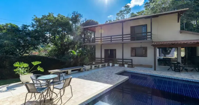 Casa Luxo a venda com Churraqueira e Piscina no Aeroporto Novo Horizonte Juiz de Fora - MG