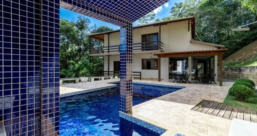 Casa Luxo a venda com Churraqueira e Piscina no Aeroporto Novo Horizonte Juiz de Fora - MG