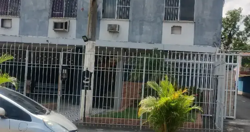 Ótimo apartamento de 2 quartos e demais dependências com vaga de garagem