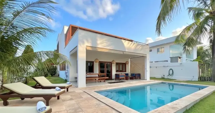 Casa de alto padrão em condomínio fechado em pipa bem localizada toda mobiliada !