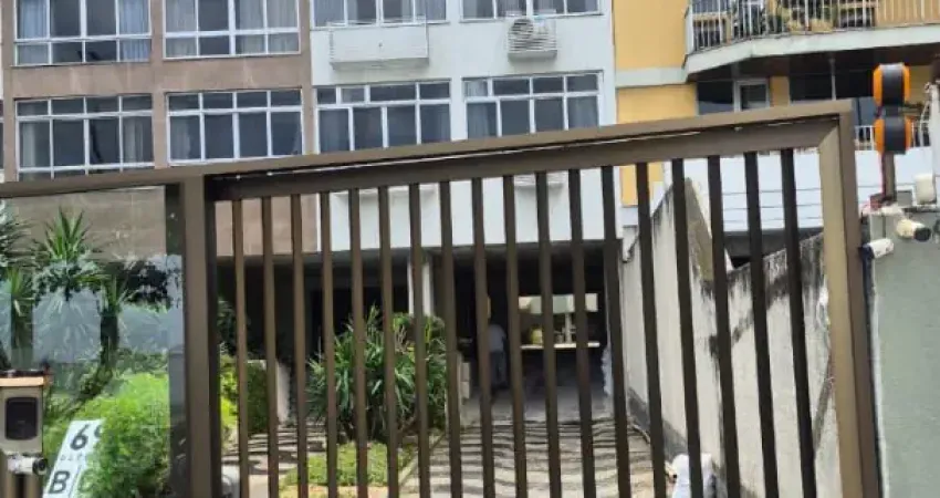 Excelente apartamento de 2 quartos reformado na praia de icaraí.