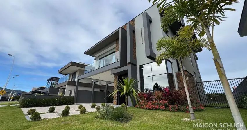 CASA MOBILIADA E DECORADA COM 3 SUÍTES, BANEHRIA DE IMERSÃO E SPA, CONDOMÍNIO FECHADO ILHA DO CORAL, RIO VERMELHO, FLORIANÓPOLIS/SC.