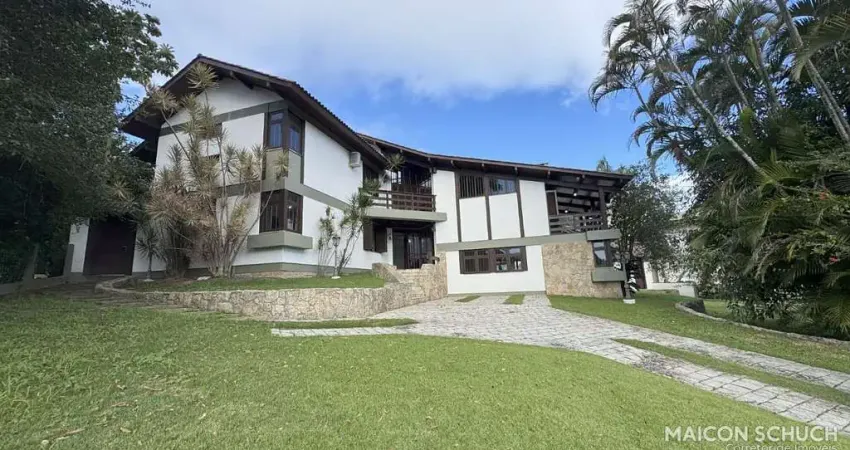 CASA COM 4 DORMITÓRIOS SENDO 2 SUÍTES NO CONDOMÍNIO ALDEIA DO CACUPÉ- CACUPÉ- FLORIANÓPOLIS/SC