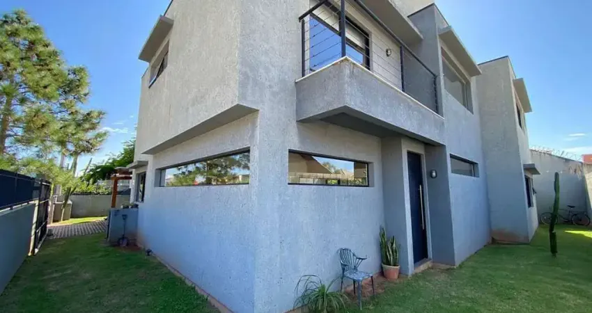 CASA 4 DOMITÓRIOS SENDO 2 SUÍTES- RIO TAVARES- FLORIANÓPOLIS/SC