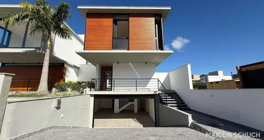 CASA COM 4 SUÍTES NO LOTEAMENTO PORTO DA COSTA- LAGOA DA CONCEIÇÃO- FLORIANÓPOLIS/SC