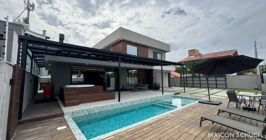 CASA ALTO PADRÃO COM 4 SUÍTES MOBILIADA E DECORADA, PRAIA DOS INGLESES, FLORIANÓPOLIS/SC.