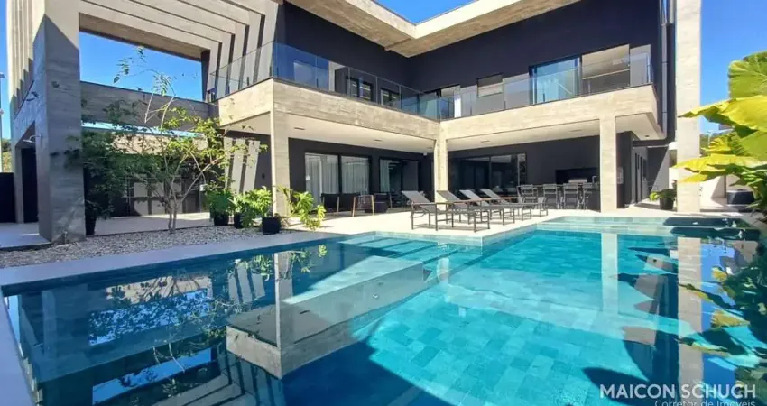 CASA MOBILIADA COM 5 SUÍTES EM JURERÊ INTERNACIONAL- FLORIANÓPOLIS/SC