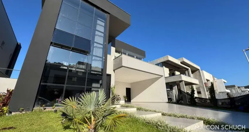 CASA COM 4 SUÍTES, SALA DE CINEMA, MOBILIADA E DECORADA, CONDIOMÍNIO FECHADO, PRAIA DOS INGLESES, FLORIANÓPOLIS/SC.