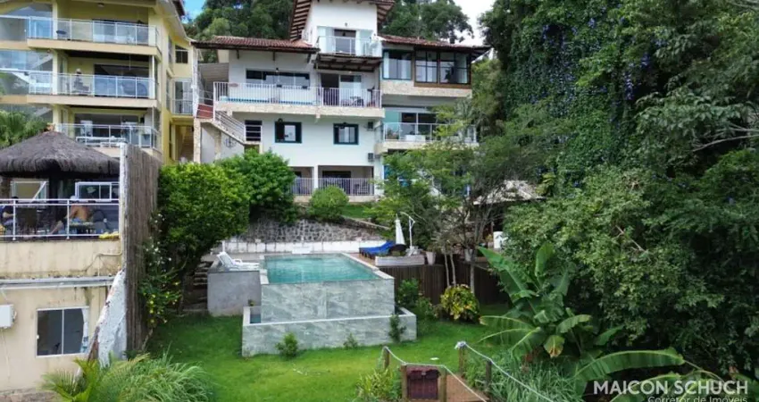 CASA “PÉ NA AREIA' COM 5 SUÍTES, VISTA MAR, SAMBAQUI, FLORIANÓPOLIS/SC.