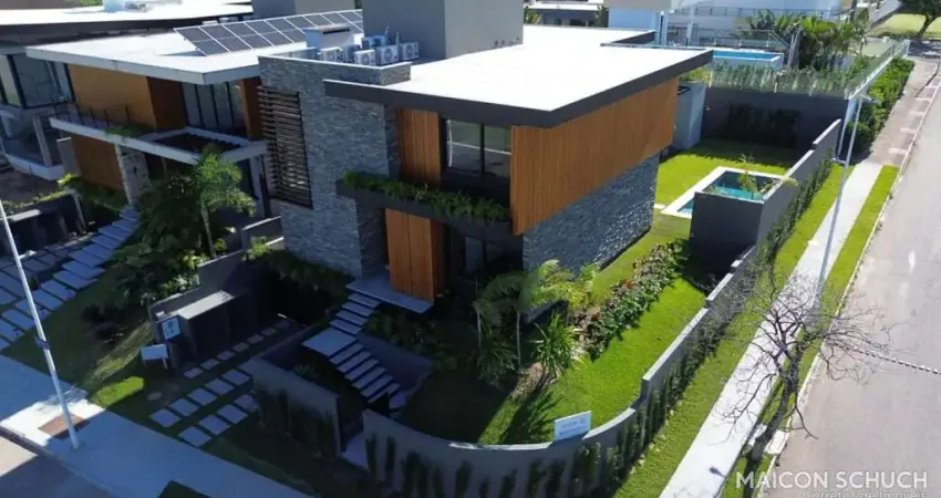 CASA COM 4 SUÍTES SEMIMOBILIADA, CONDOMÍNIO MARINA PHILIPPI, LAGOA DA CONCEIÇÃO, FLORIANÓPOLIS/SC.