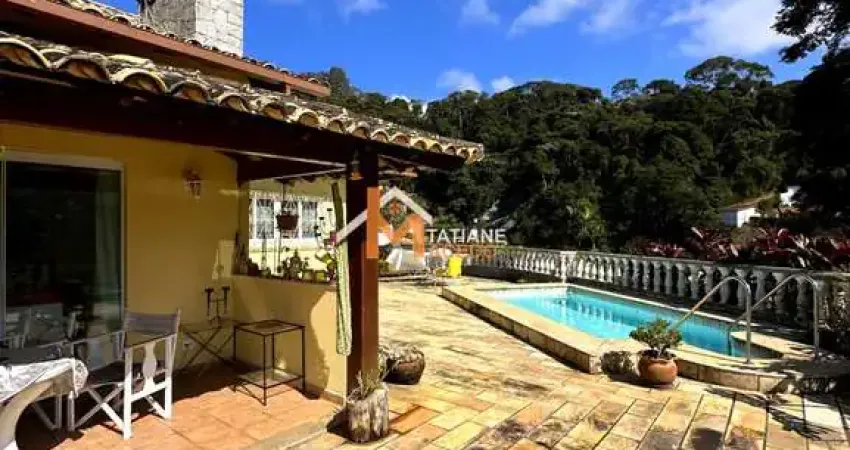 Casa com 3 quartos à venda na Rua Antônio de Oliveira Salazar, Golfe, Teresópolis