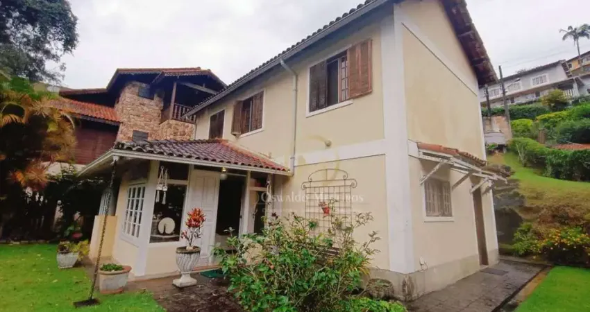 Casa ampla e aconchegante com vista privilegiada no retiro.