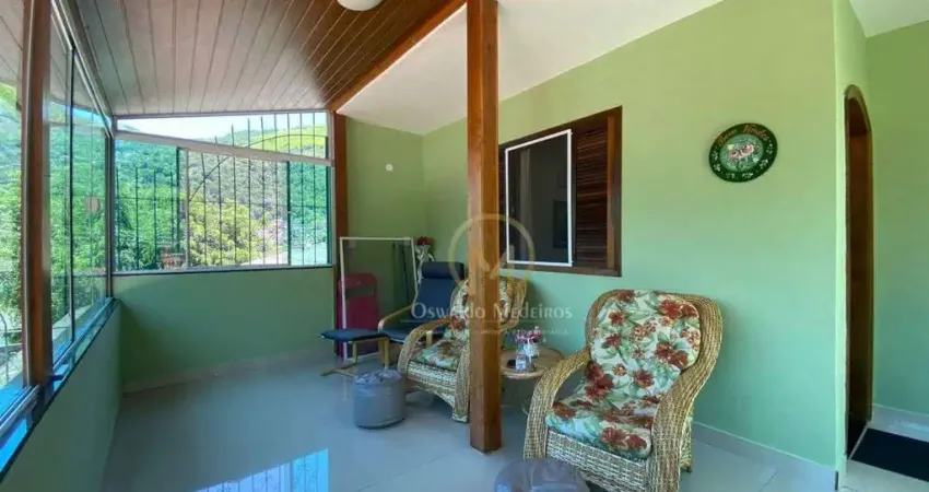 Casa com 3 quartos à venda na Rua Viúva Lima, Itamarati, Petrópolis