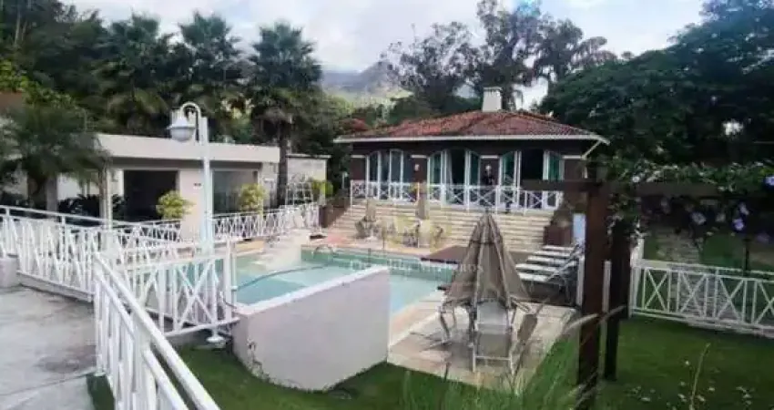 ?? excelente apartamento em corrêas – andar alto privacidade e conforto