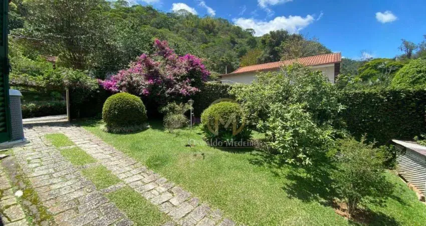 Casa com 3 dormitórios à venda, 179 m² por r$ 990.000,00 - itaipava - petrópolis/rj
