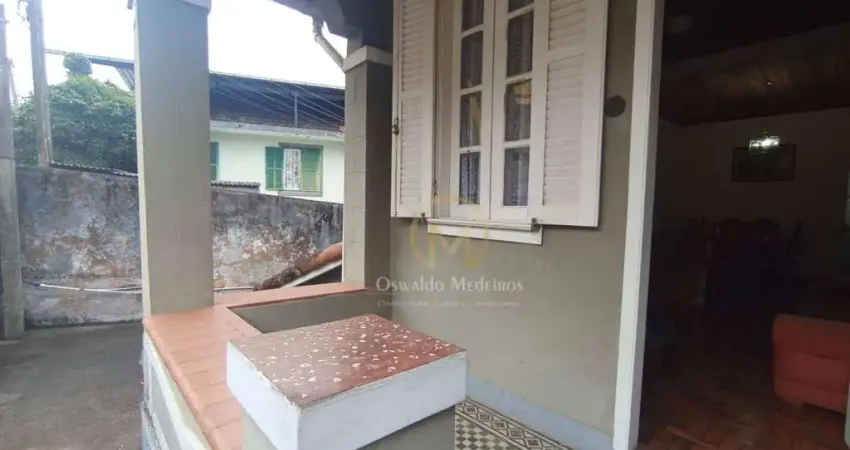 Casas em excelente localização na saldanha marinho, à dez minutos do centro