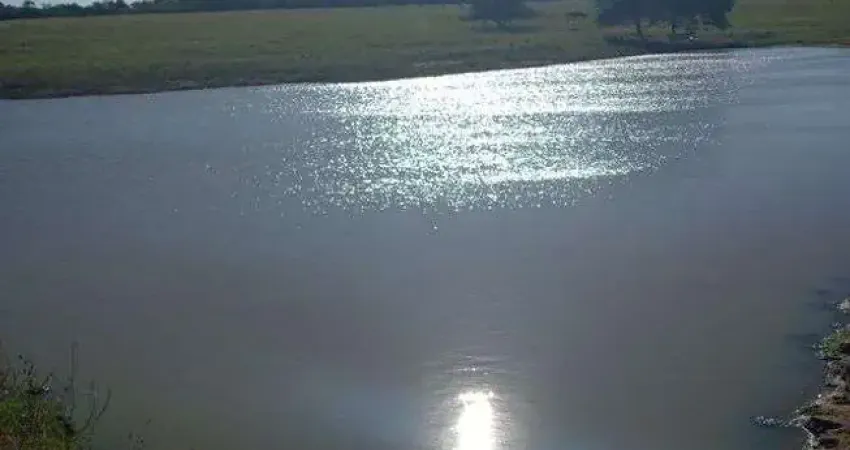 Linda Granja com 17 hectares na região de mente Alegre