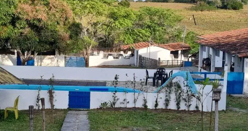 granja com 2.6 hectares negociarmos de porteira fechada com uma linda estrutura um lugar encantador
