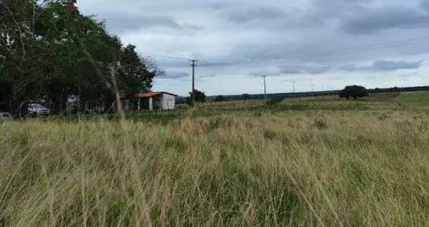 Fazenda com 95 hectares com 4 quartos 8 baías cural casa de caseiro 2 poço tubulares etc