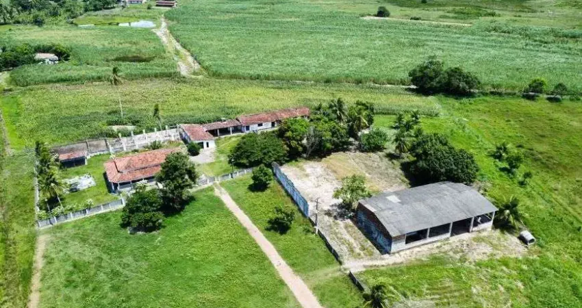 Fazenda/Sítio/Chácara para venda com 55 hectares em plena BR101 a 1 km da entrada da cidade top