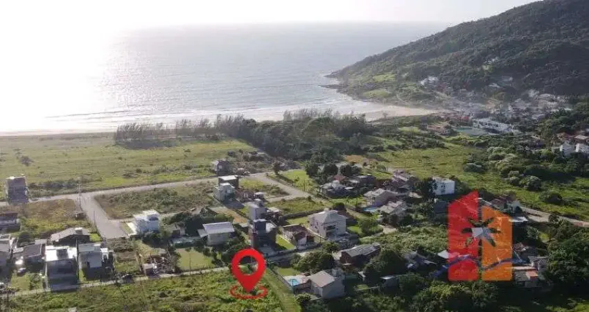 Terreno esquina na Praia da Gamboa de 744m²– Segunda Quadra do Mar!