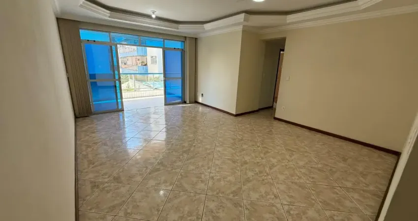 Excelente apartamento espaçoso a 200 metro da praia do forte!!