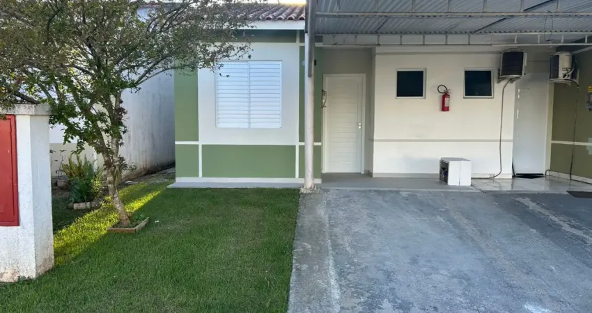 Casa em condomínio fechado com 2 quartos à venda na Avenida Paulo Roberto Vidal, Bela Vista, Palhoça