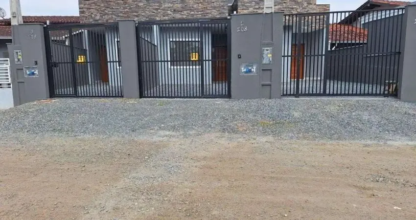 Casa com 3 quartos para alugar na Rua Ponta Grossa, 208, Boa Vista, Joinville