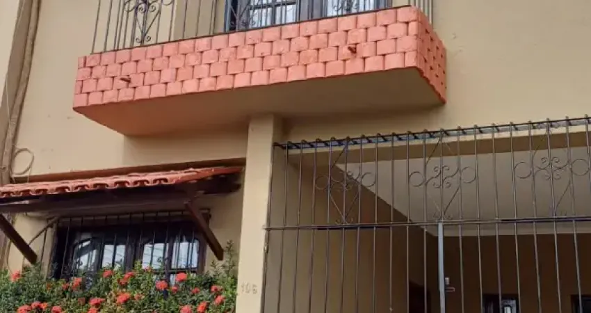 Alugo casa no conjuto medice 3l4com centrais de ar condicionado