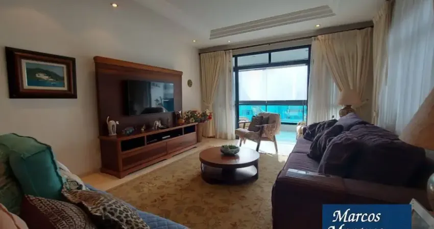 Apartamento próximo à praia (com vista para o mar) com 3 dormitórios e 2 garagens