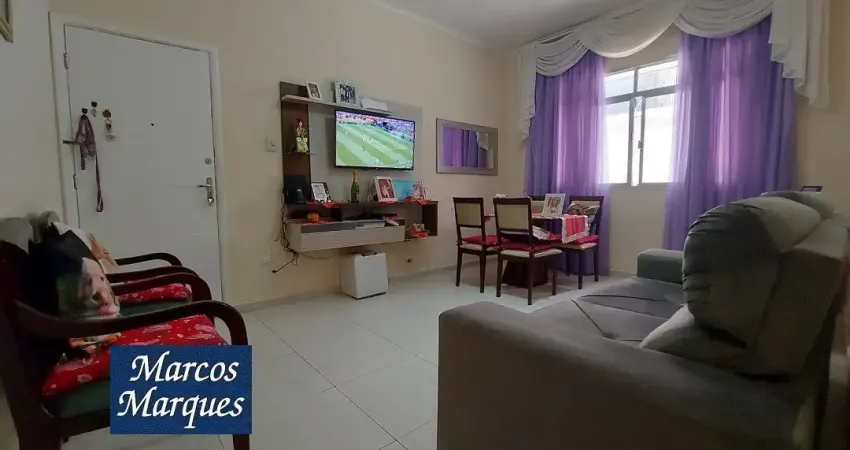 Apartamento térreo modernizado com 2 dormitórios no Embaré