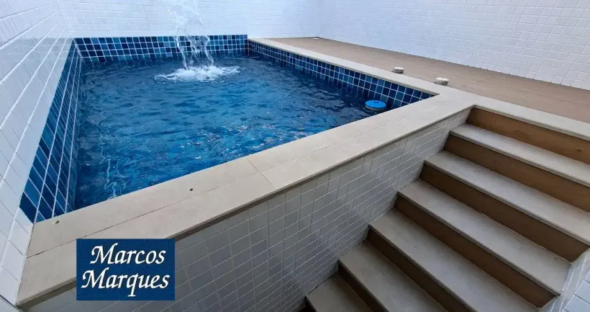 Casa duplex com piscina e espaço gourmet com churrasqueira no embaré