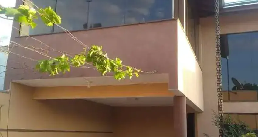 Sobrado à venda 3 quartos, 1 suite, 3 vagas, 210m², jardim panorama, salto -