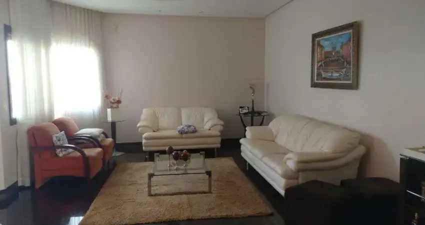 Casa para Venda em Patos de Minas, AURÉLIO CAIXETA, 4 dormitórios, 2 suítes, 3 banheiros, 4 vagas