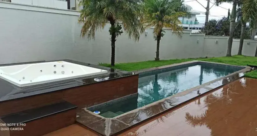Casa para Venda em Patos de Minas, CHÁCARAS CAIÇARAS, 4 dormitórios, 4 suítes, 2 banheiros, 10 vagas