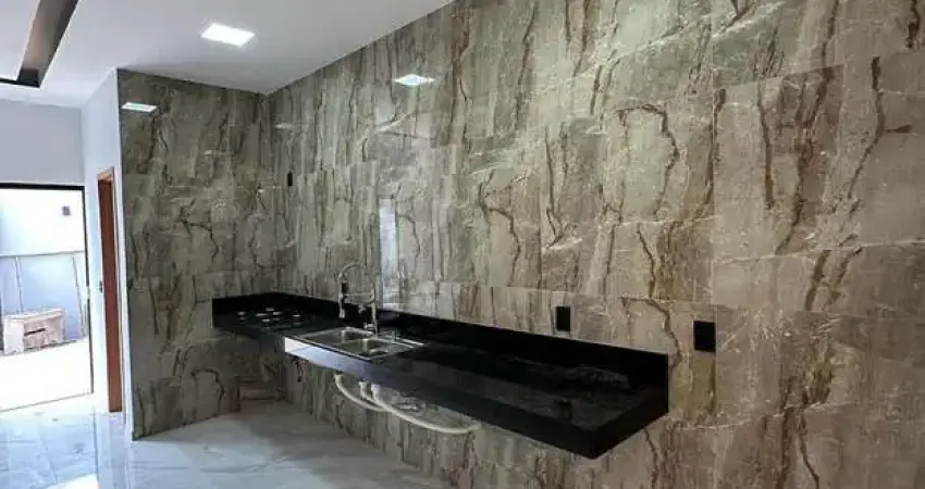 Casa à Venda em Várzea Grande: 4 Suítes, 185m² por R$750k