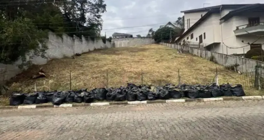 Terreno amplo em condomínio fechado de alto padrão à venda em arujá/sp