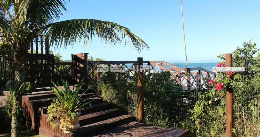 Casa Beira Mar com Piscina Privativa na Praia de Mariscal